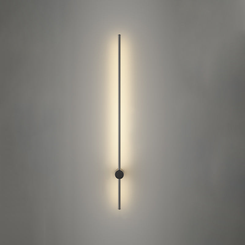 Éclairage mural de forme linéaire en métal