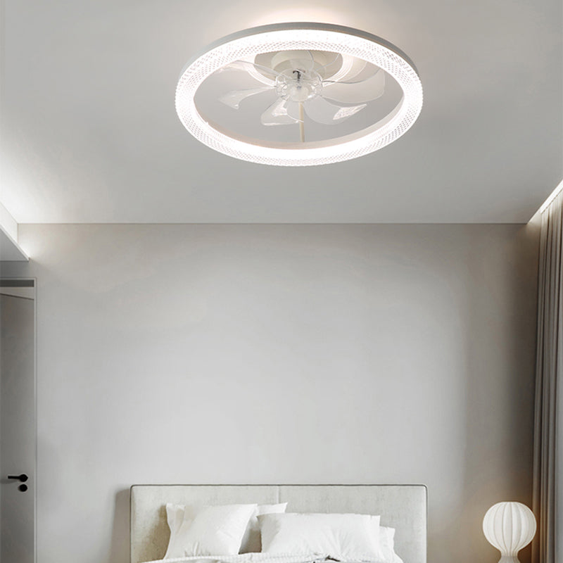 Ventilador de techo de dormitorio LED de metal ligero simple cerca de la iluminación del techo