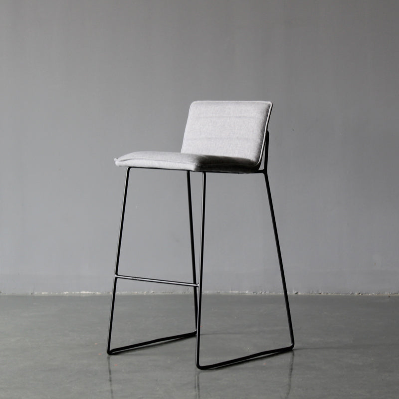 Modern Low Back Restaurant Stool Matte Finish Leather Barstool