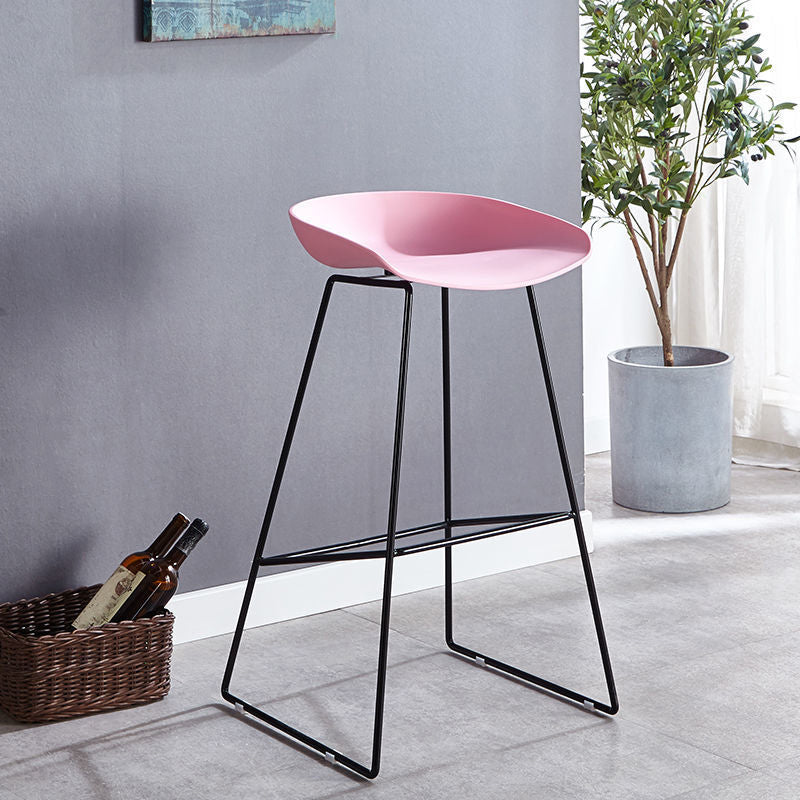 Scandinavian Coffee Shop Footrest Stool Matte Finish Plastic Bar Stool