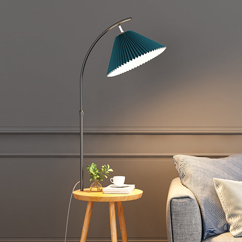Lámpara de pie colorida nórdica, lámpara de pie con sombra de arpillera y mesa de madera para sala de estar