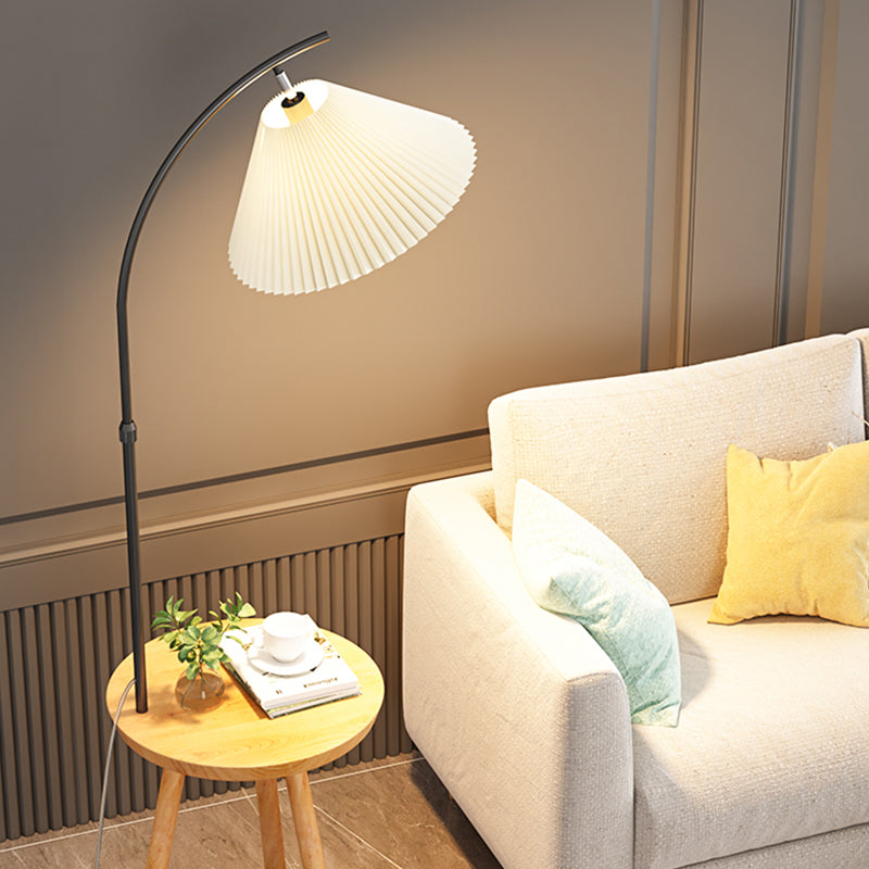 Lámpara de pie colorida nórdica, lámpara de pie con sombra de arpillera y mesa de madera para sala de estar