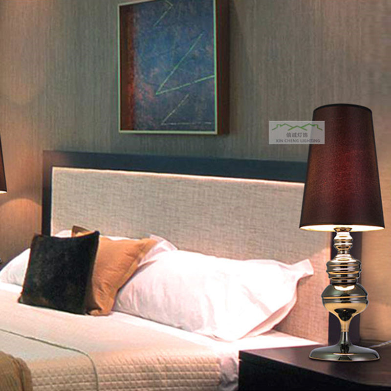 Postmodern Metal Table Lamp 1-Light Desk Light with Metal for Bedroom