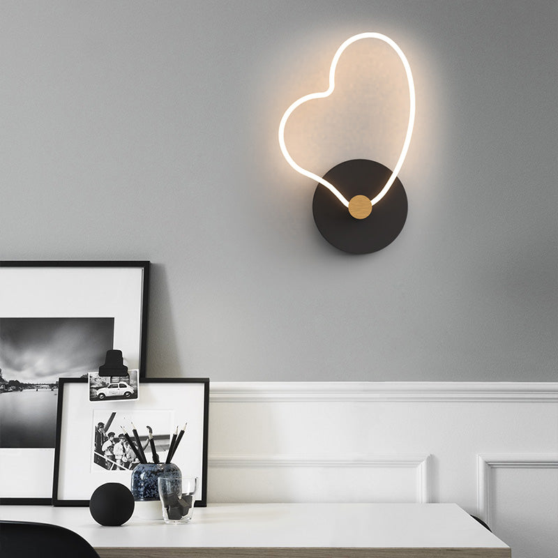 Metal Geometric Wall Light Nordic Style LED Wall Sconce in Black for Bedroom