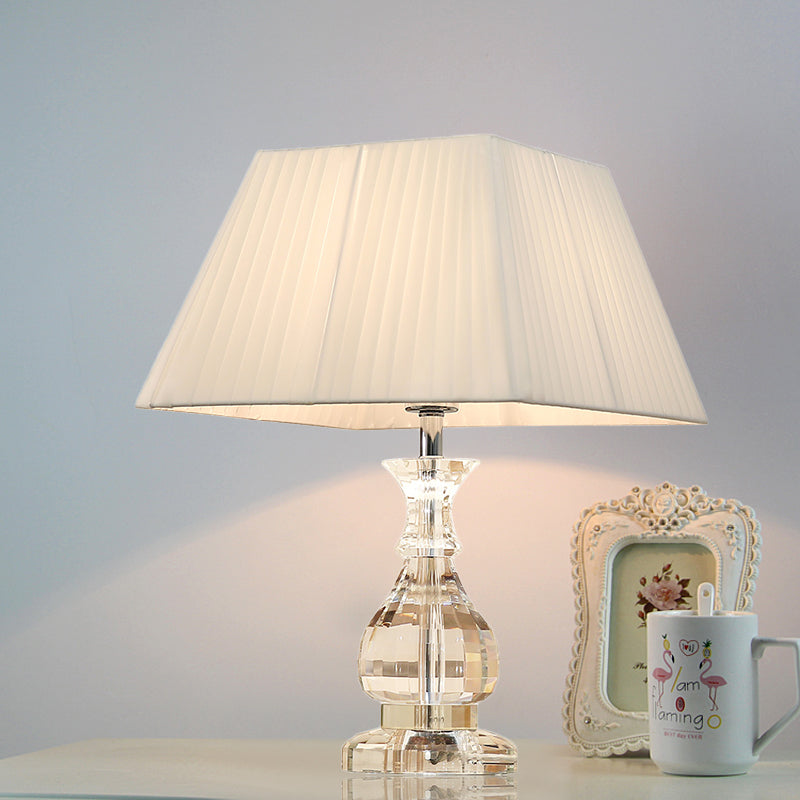 1 Kopf Vase Form Tabelle Licht modernistische handgeschnittene Kristall kleine Schreibtischlampe in Weiß