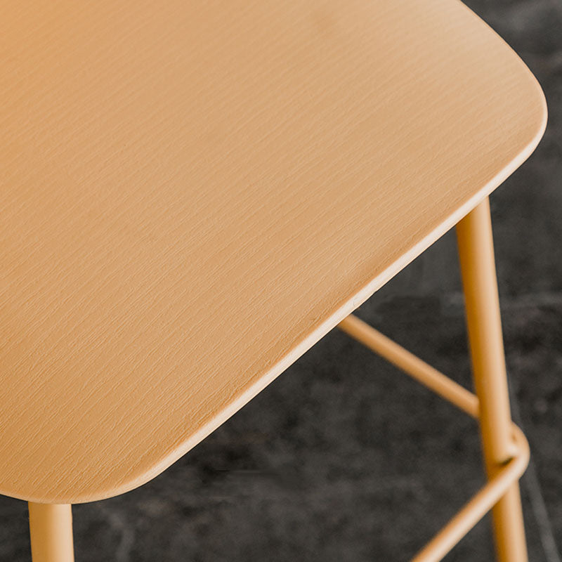 Scandinavian Footrest Metal Barstool Matte Finish Coffee Shop Stool