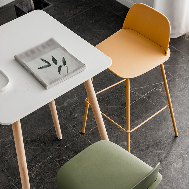 Scandinavian Footrest Metal Barstool Matte Finish Coffee Shop Stool