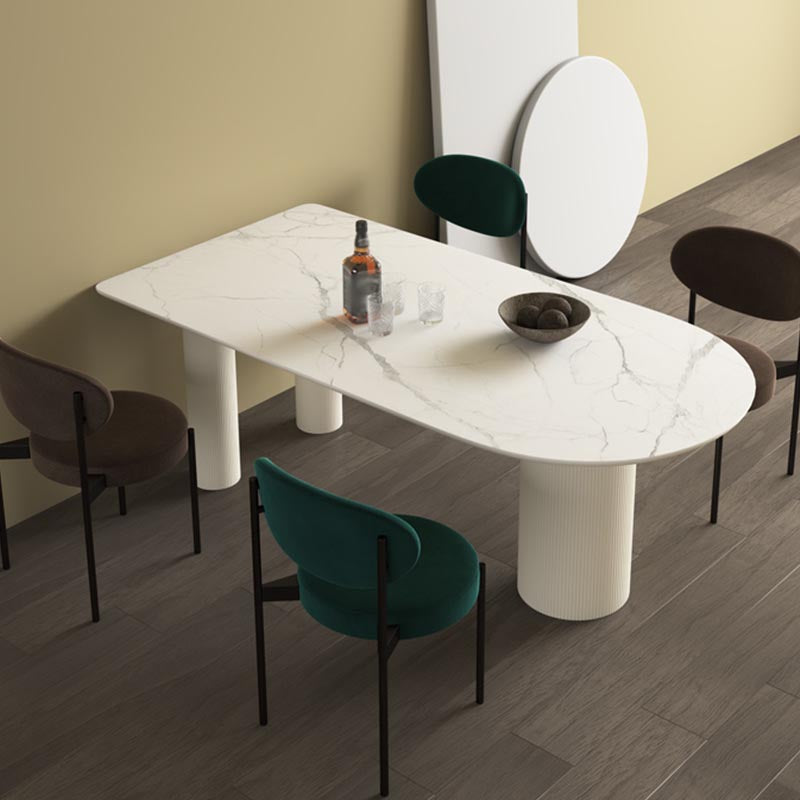 Table de dîner contemporaine en pierre de forme libre, finition mate pour la maison