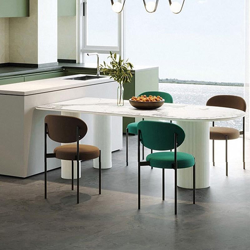 Table de dîner contemporaine en pierre de forme libre, finition mate pour la maison