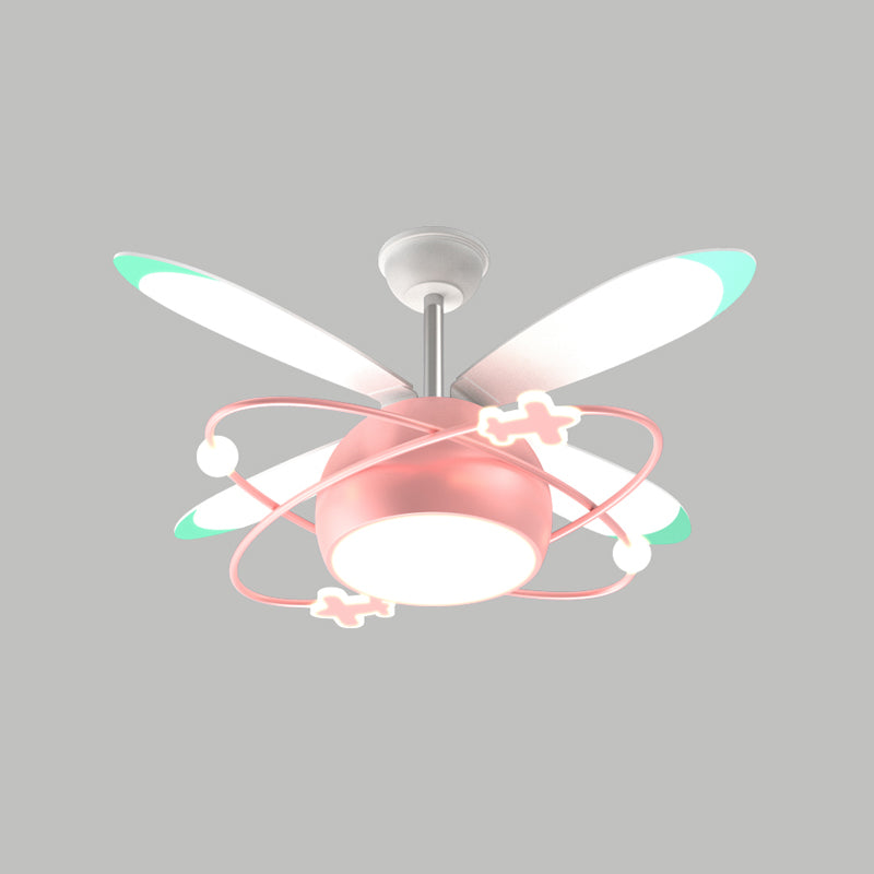 Vliegtuigvorm Metalen plafondventilatoren Kidstijl Multi -lichten plafondventilatorlamp