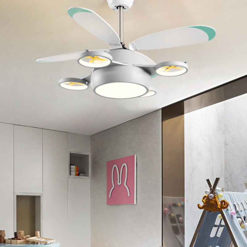 Vliegtuigvorm Metalen plafondventilatoren Kidstijl Multi -lichten plafondventilatorlamp