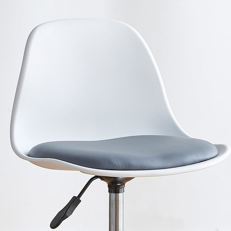 Contemporary Liftable Bar-stool Plastic Counter Bar Stool with Metal Legs