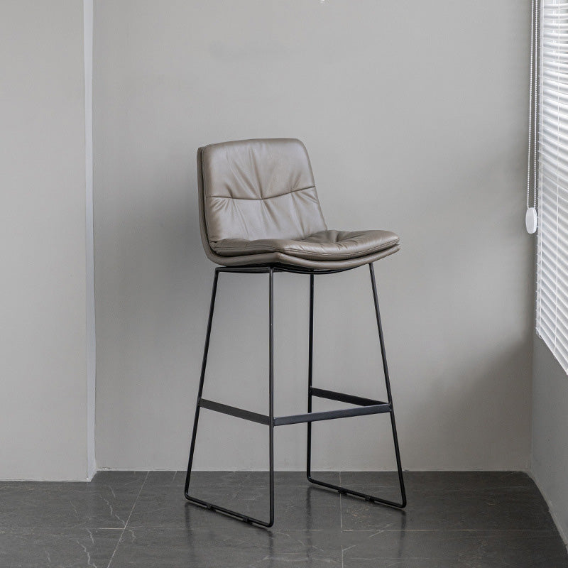 Scandinavian Armless Beauty Salon Stool Matte Finish Upholstered Bar Stools