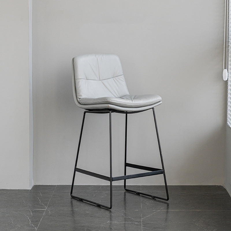 Scandinavian Armless Beauty Salon Stool Matte Finish Upholstered Bar Stools