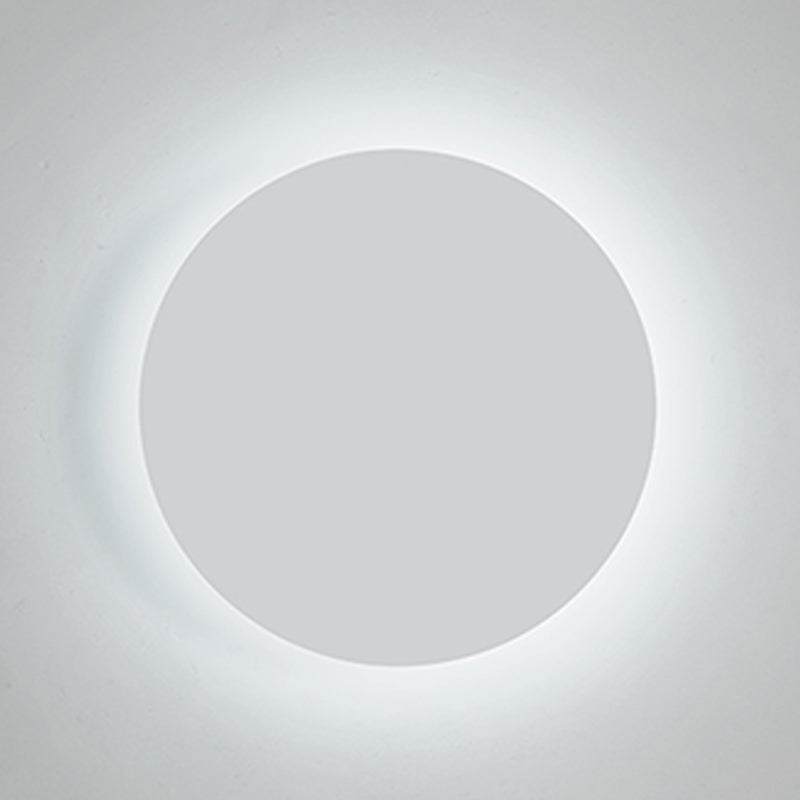 Round Shape Metal Wall Light Modern Style 1 Light Wall Mount Light in White