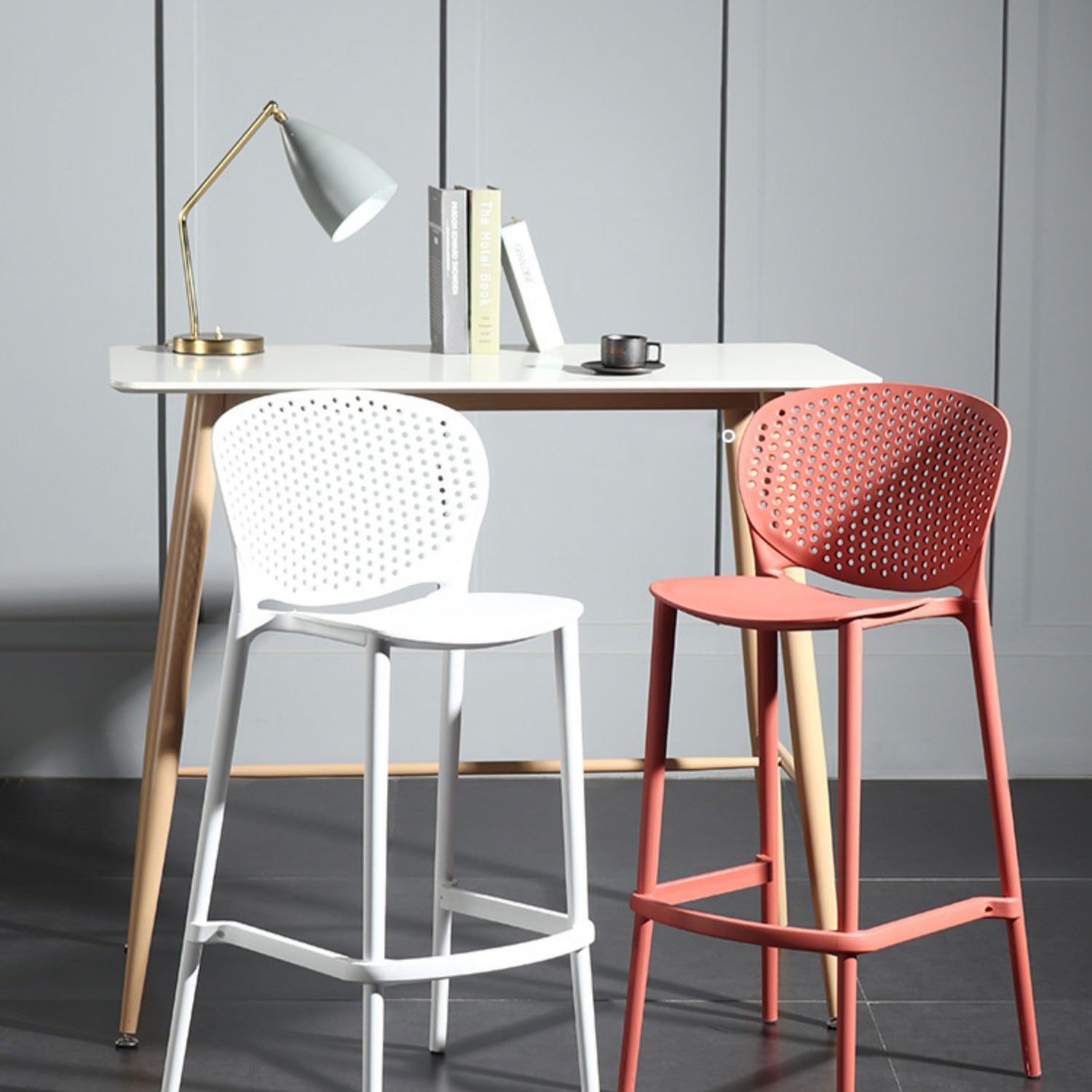 Contemporary Style Bar-stool Plastic Counter Bar Stool with Plastic Legs for Home
