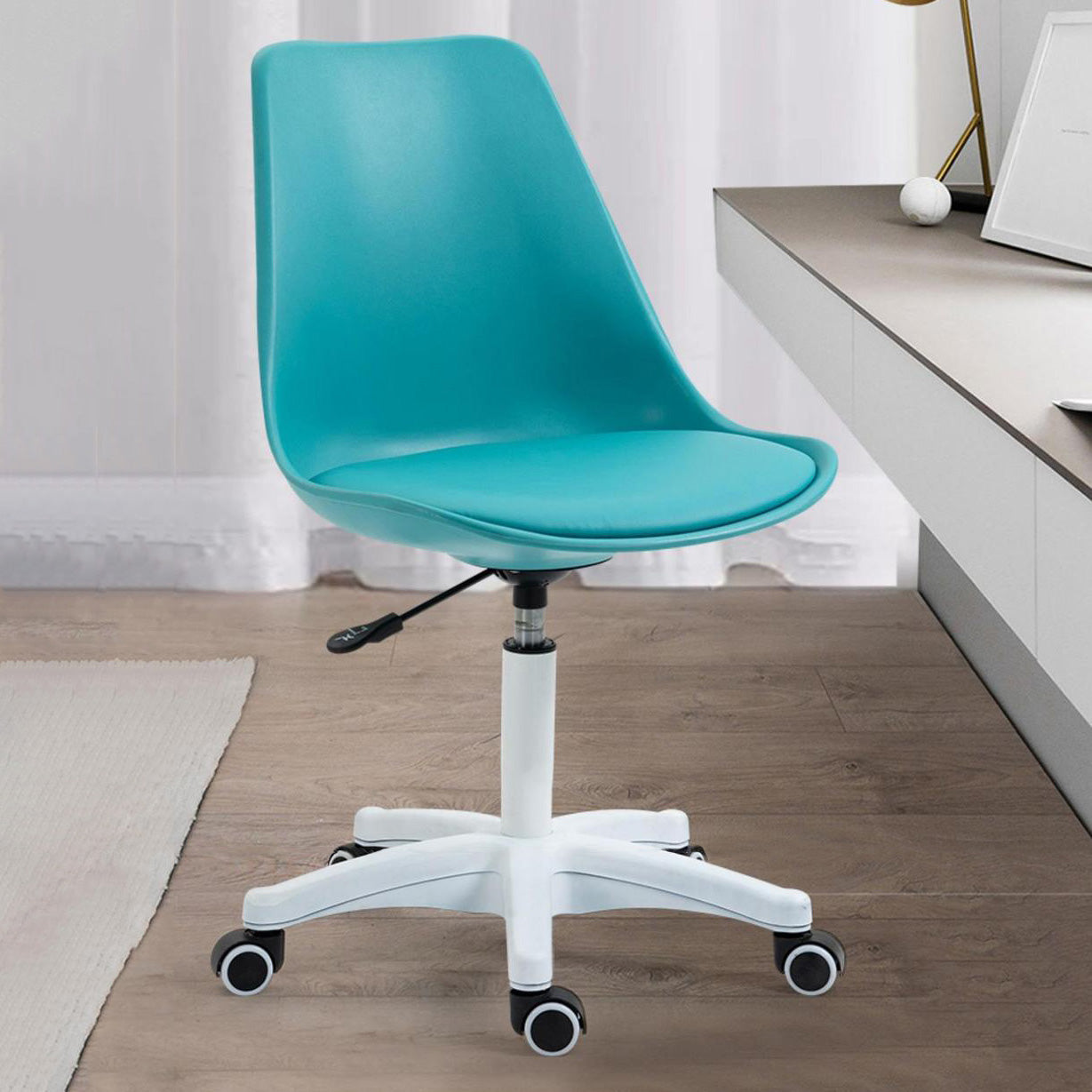 White Nylon Modern Desk Chair Mid-Back Leather Conference Chair