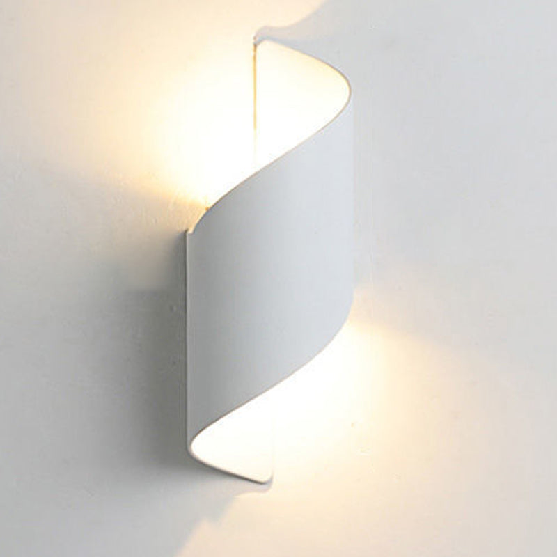 Postmodern Style Metal Wall Light LED Wall Sconce Light for Living Room