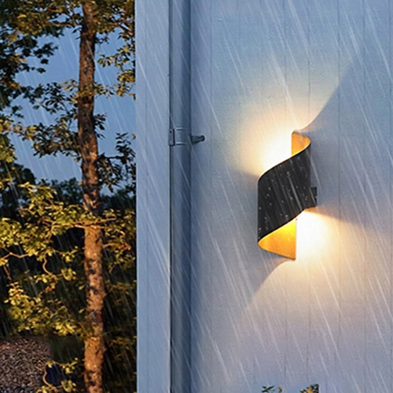 Postmodern Style Metal Wall Light LED Wall Sconce Light for Living Room