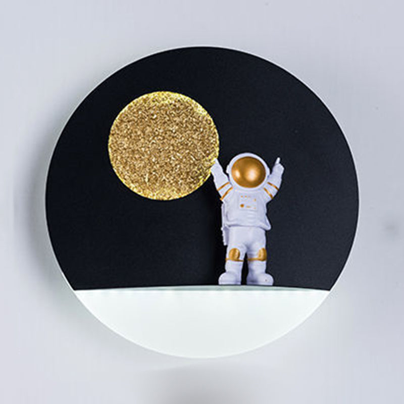 Creative Astronaut Wall Light Modern Style LED Wall Light Fixture for Bedroom
