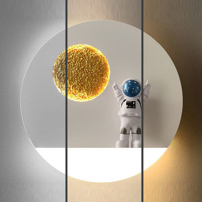 Creative Astronaut Wall Light Modern Style LED Wall Light Fixture for Bedroom