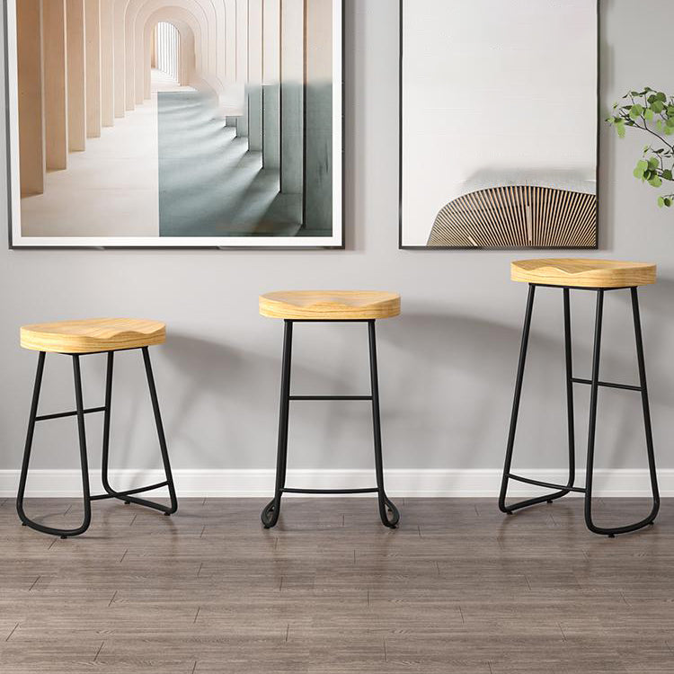 Modern Backrest Counter Stool Iron Milk Tea Shop Bar Stool with Wooden Seat and Pedal