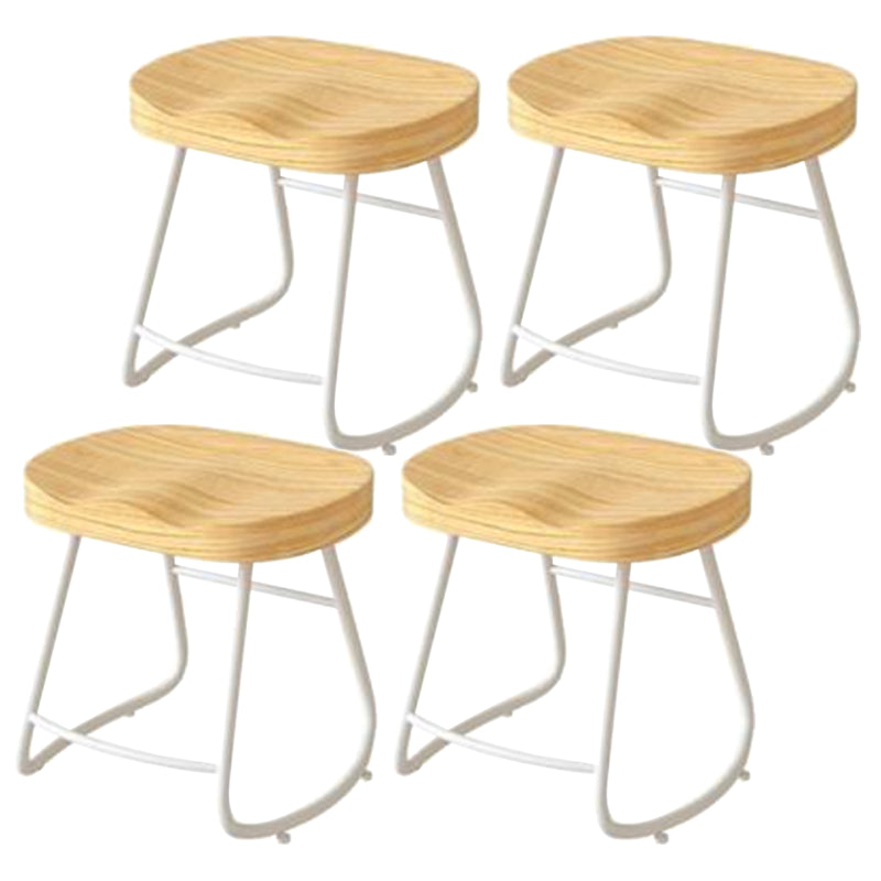 Modern Backrest Counter Stool Iron Milk Tea Shop Bar Stool with Wooden Seat and Pedal