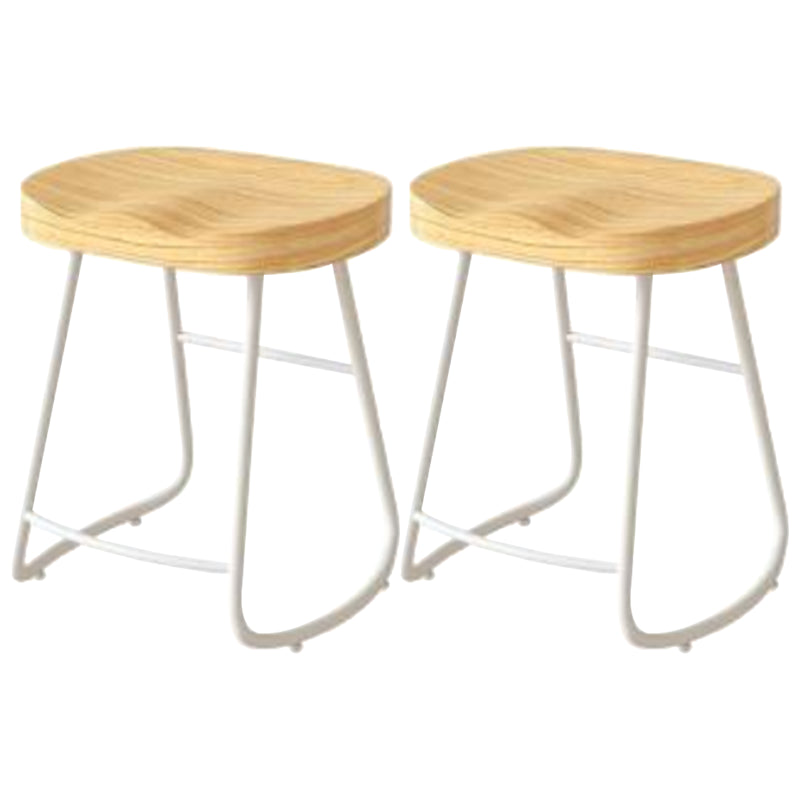 Modern Backrest Counter Stool Iron Milk Tea Shop Bar Stool with Wooden Seat and Pedal