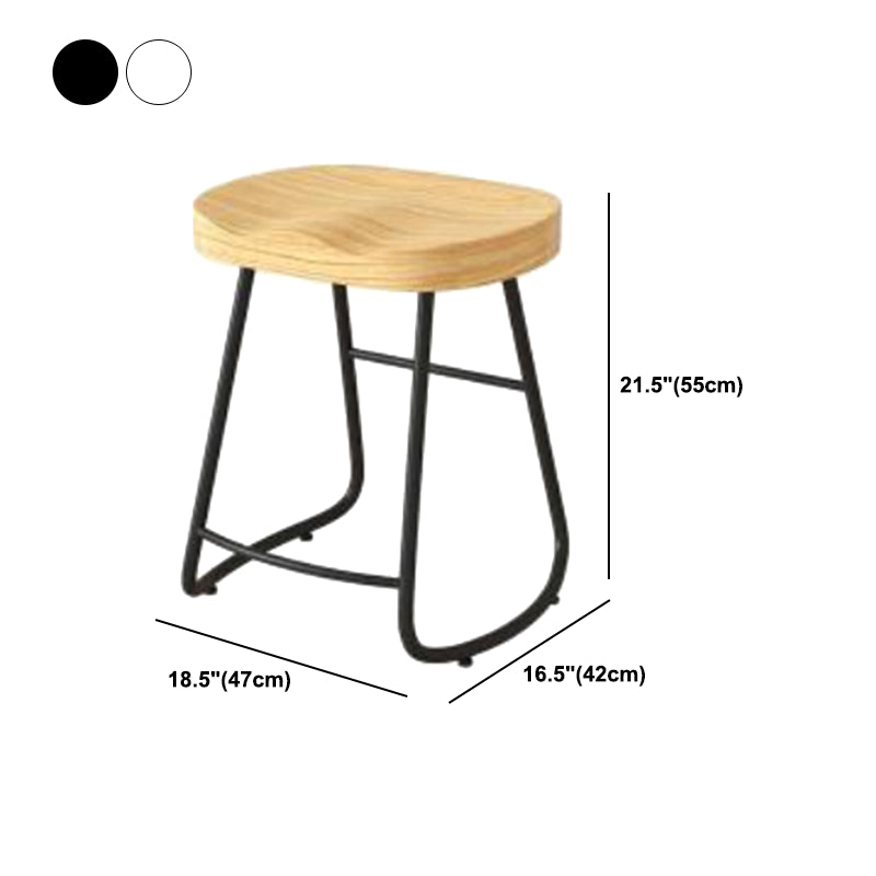 Modern Backrest Counter Stool Iron Milk Tea Shop Bar Stool with Wooden Seat and Pedal