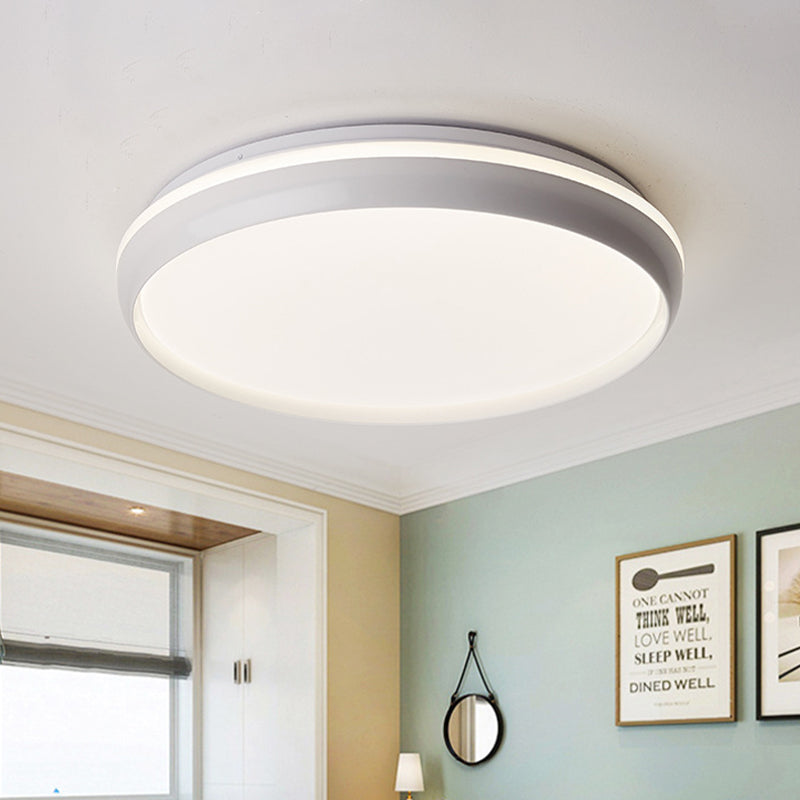 LED Living Room Flush Lighting Minimalist Black / Gold / Silver Flushmount con Circular Acrilico Shade