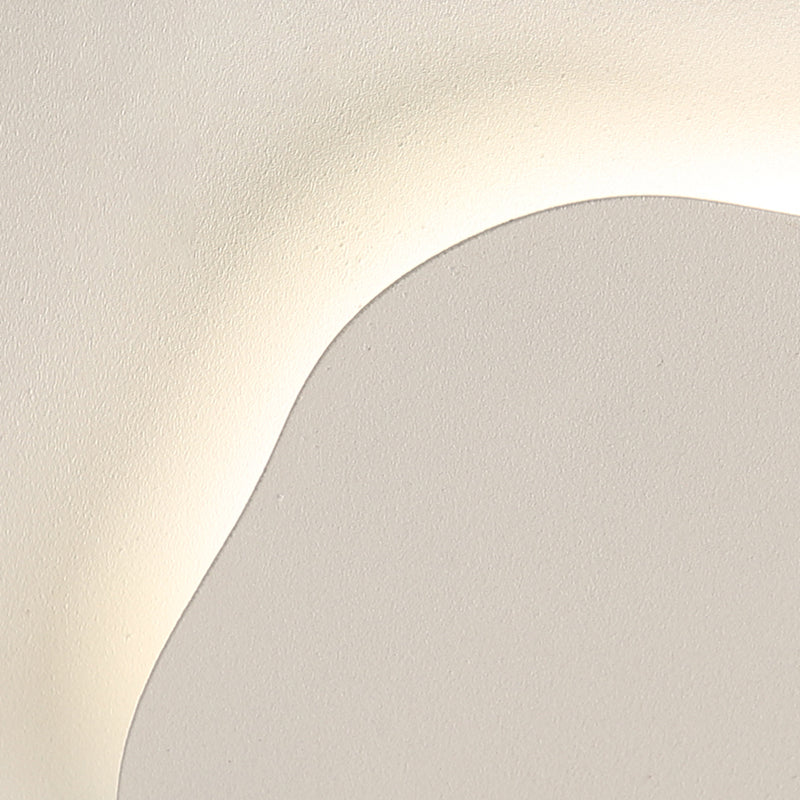 Modern Irregular Flush Light Metal 1 Light Flush Mount Ceiling Fixture in White