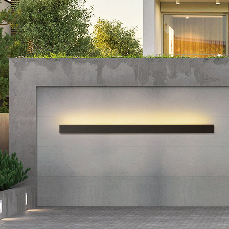 Metal Linear Shade Wall Sconce Modern Style Single Light Wall Mounted Light in Black