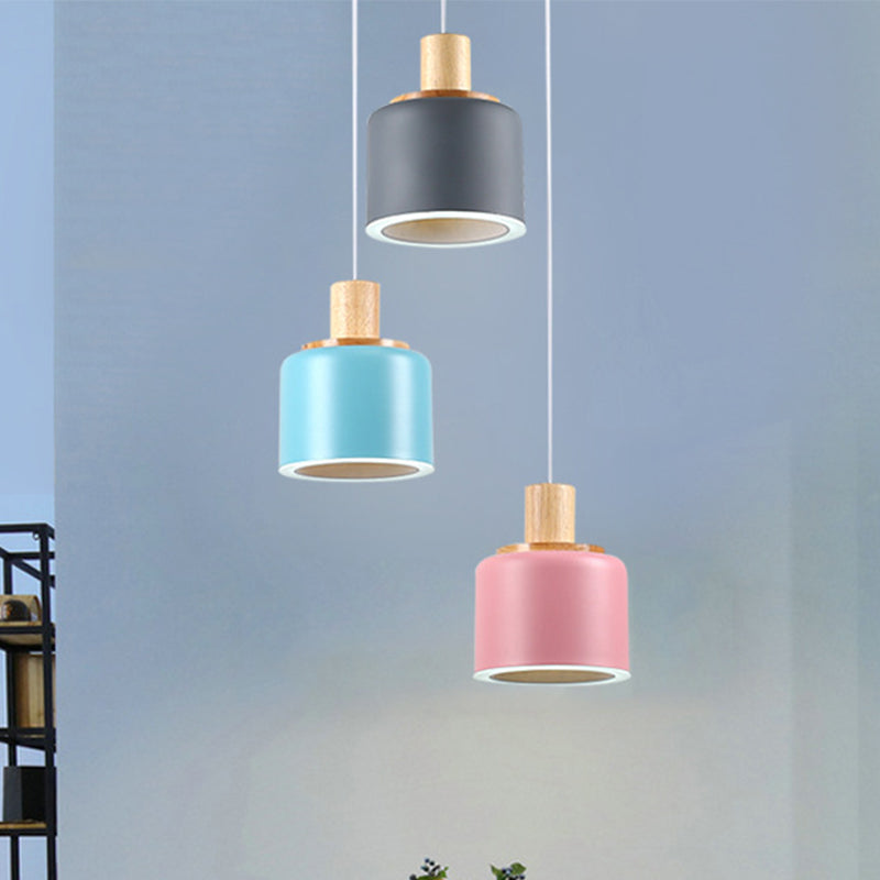 Luz de colgante de clúster de tambor blanco Minimalista Minimalista 3 cabezas Cosco metálico Colcar con tapa de madera