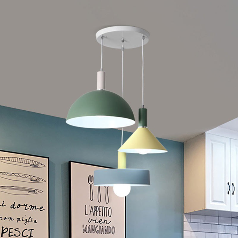 Géométrie blanche Cluster Pendant Light Nordic Style Lampe de suspension métallique à 3 têtes