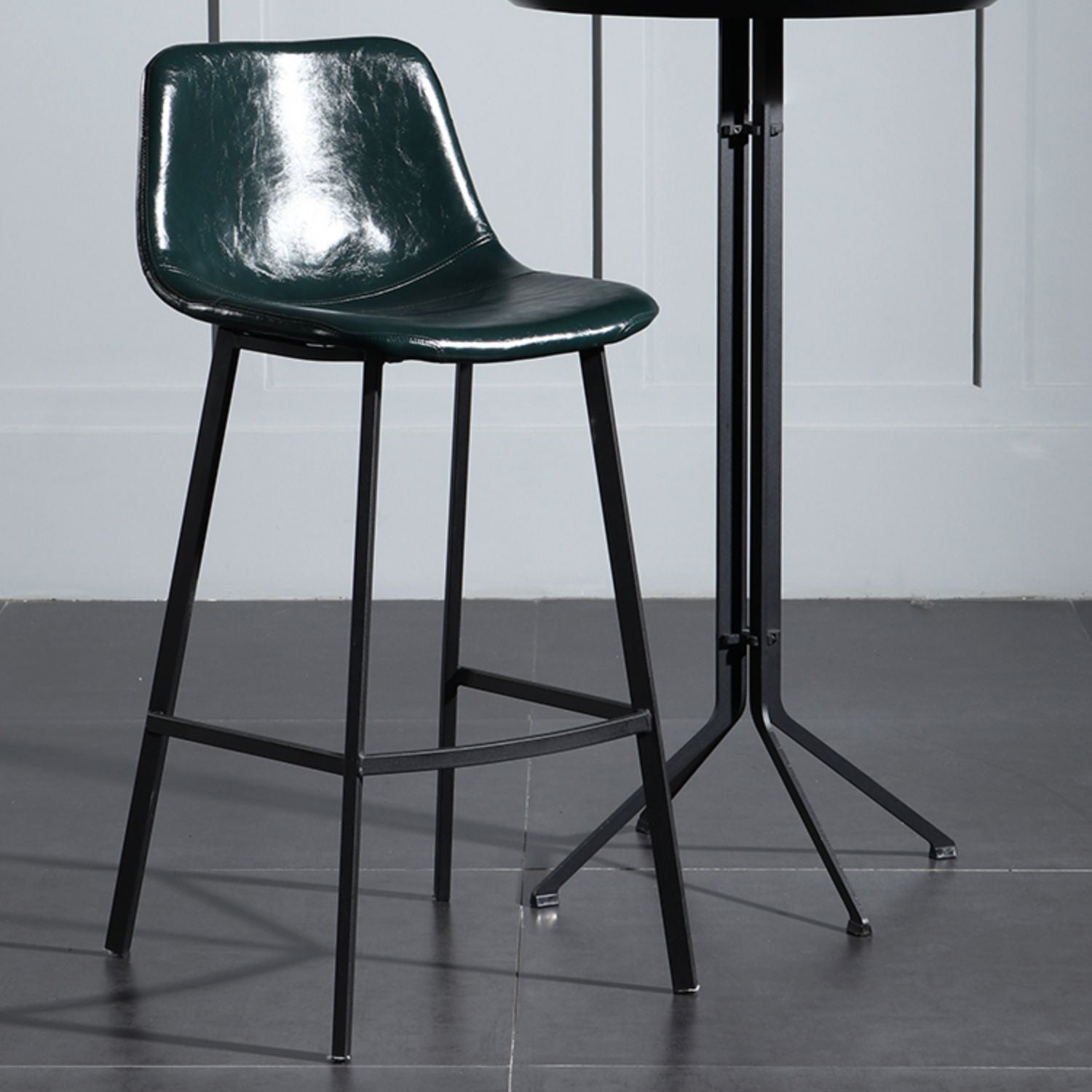 Scandinavian Footrest Reception Stool Matte Finish Faux Leather Barstool