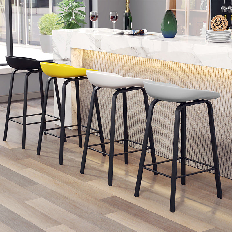 Modern Plastic Bar and Counter Stool Footrest Bucket Stool for Coffee Shop