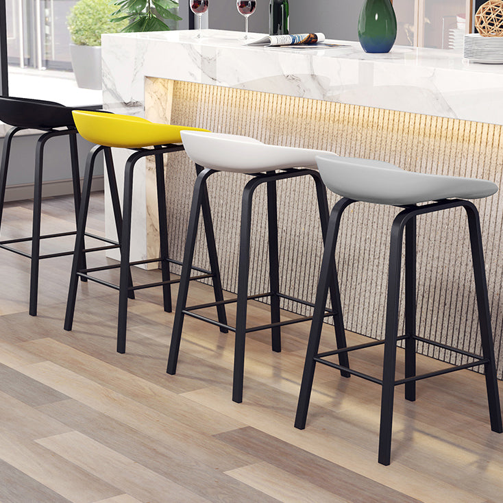 Modern Plastic Bar and Counter Stool Footrest Bucket Stool for Coffee Shop