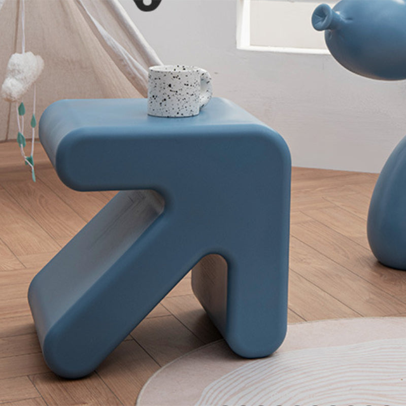 Scandinavian Geometric End Table 15.75" W x 13.78" D x 15.75" H Arrow-Shaped Side Table