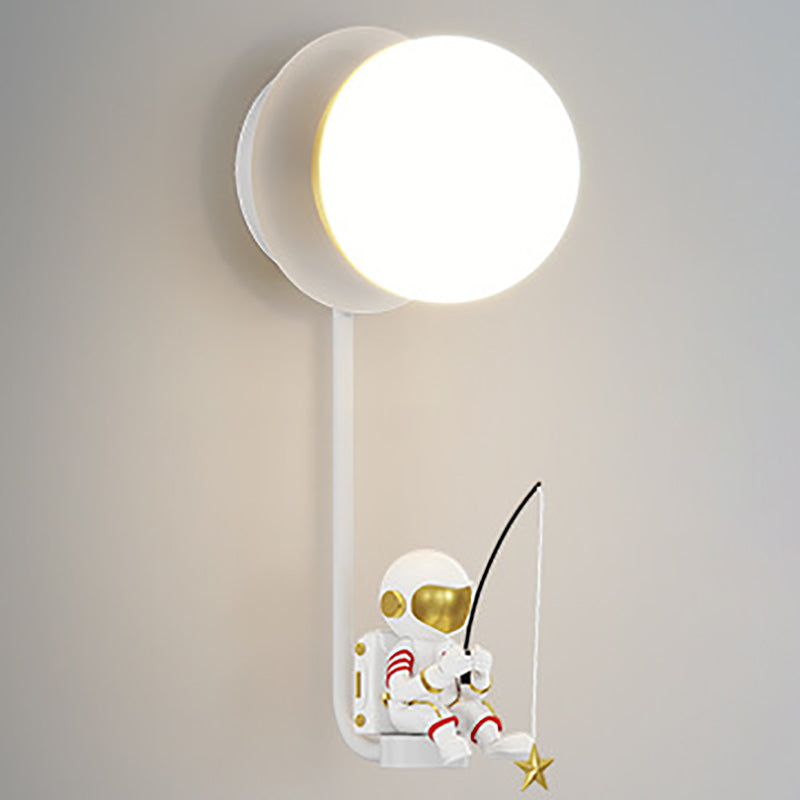 Modern Astronaut Wall Light Fixture Creative LED Wall Light Sconce for Bedroom