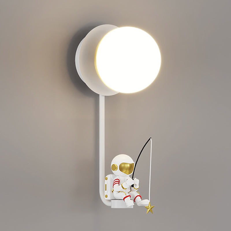 Modern Astronaut Wall Light Fixture Creative LED Wall Light Sconce for Bedroom