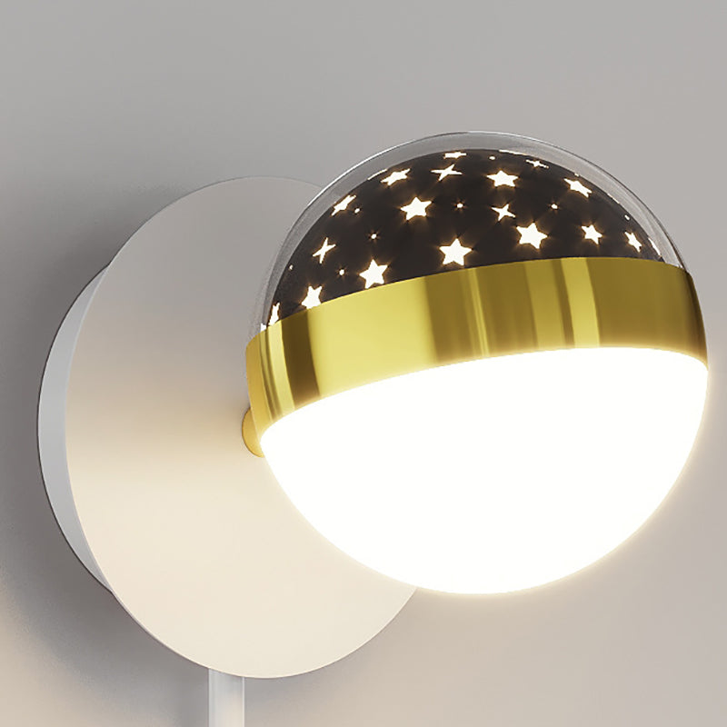 Modern Astronaut Wall Light Fixture Creative LED Wall Light Sconce for Bedroom