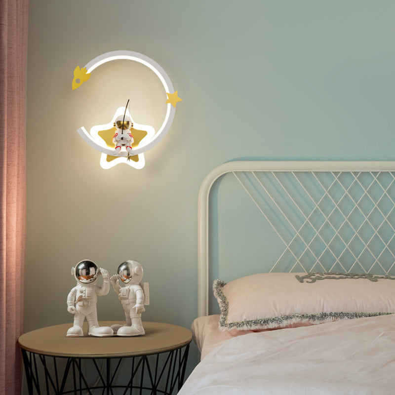 Modern Style LED Wall Light Fixture Creative Astronaut Wall Light Sconce for Bedroom