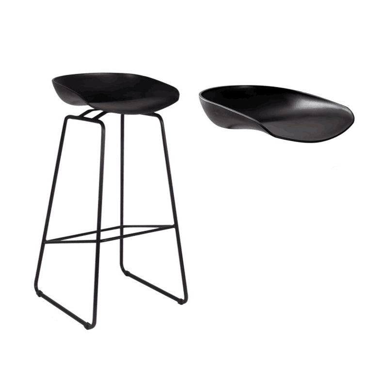 Modern Dessert Shop Footrest Stool Matte Finish Iron Bar Stool