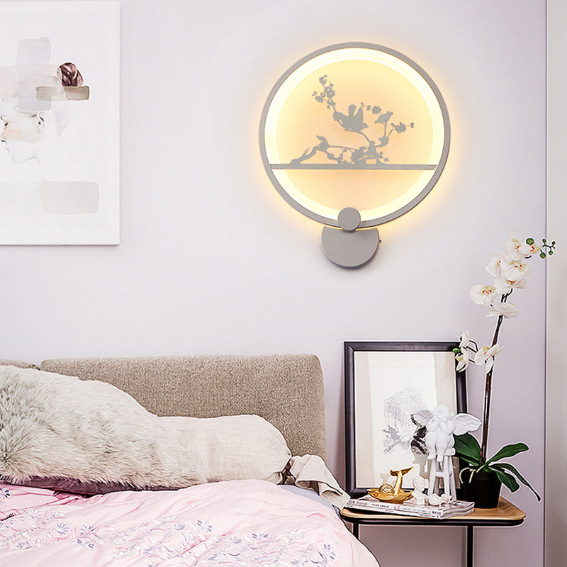 Unique Shape Metal Wall Light Modern Style 1-Light Wall Mounted Light Fixture in White