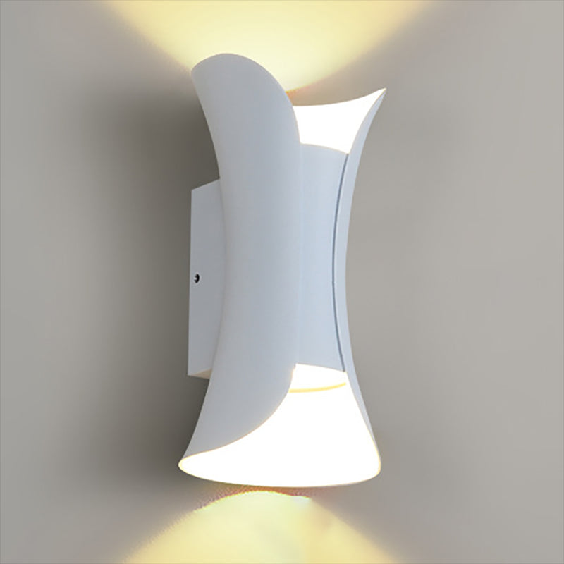 Postmodern Metal Wall Light 2 Lights Wall Sconce Light for Living Room