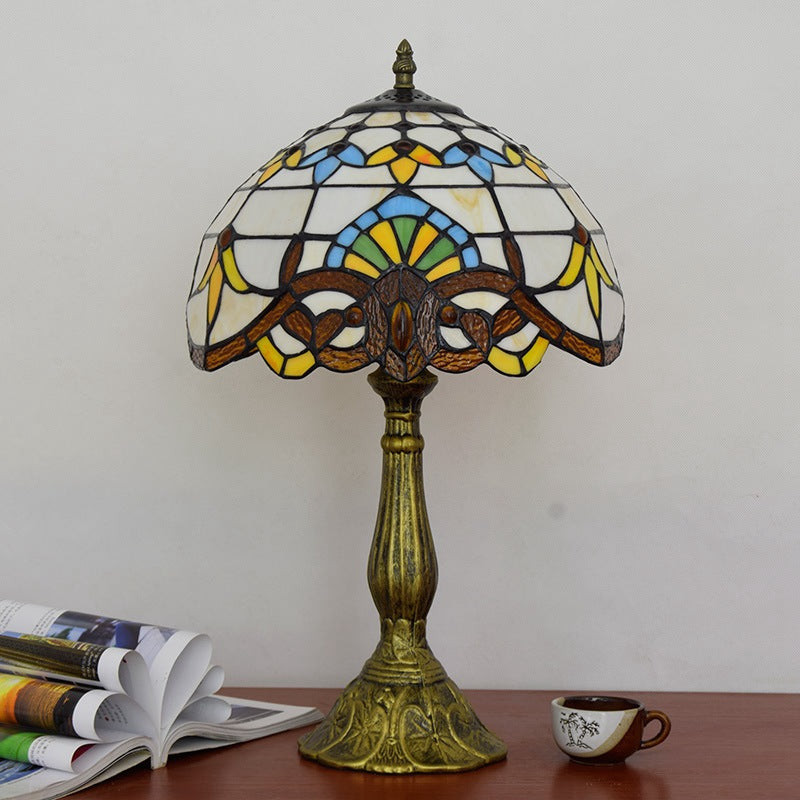 Lampada da scrivania vittoriana Tiffany con paralume bombato, lampada da lettura in vetro colorato con 1 testa in oro/marrone per camera da letto