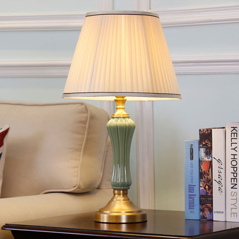 1 tête de salon de la tête Lumière Green moderne petite lampe de bureau avec teinte en tissu conique