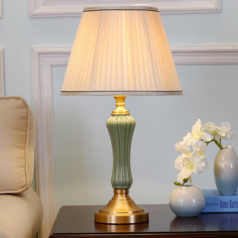 1 tête de salon de la tête Lumière Green moderne petite lampe de bureau avec teinte en tissu conique