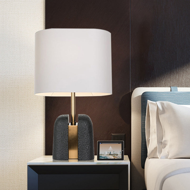 Lampada da comodino modernista a 1 lampadina Lampada da lettura oblunga nera con paralume in tessuto