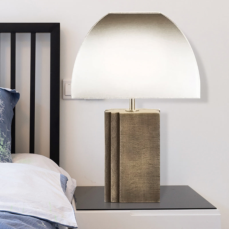 Graue kurvige Aufgabenlampe moderne 1 Kopfstoffschreibtisch Licht mit rechteckiger Harzbasis